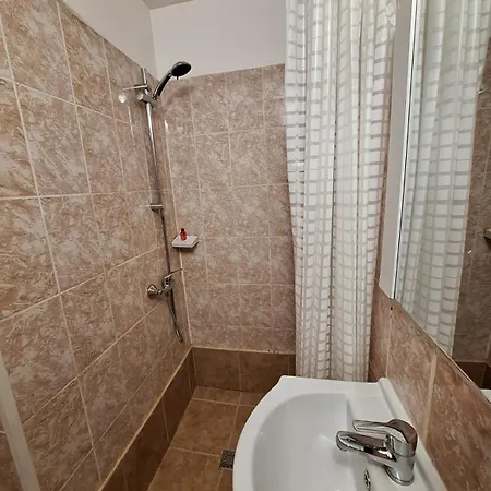 Ris Piata Romana 3*