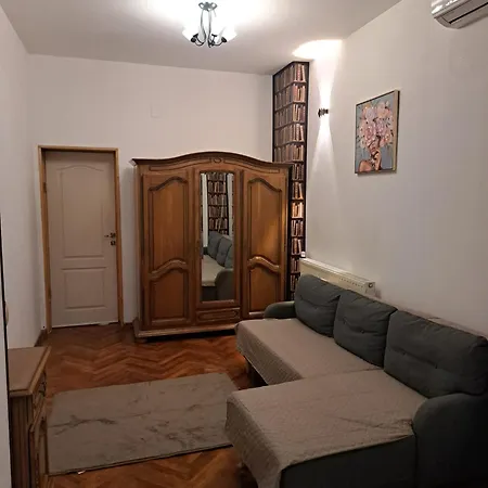 Πανσιόν Ris Piata Romana 3*