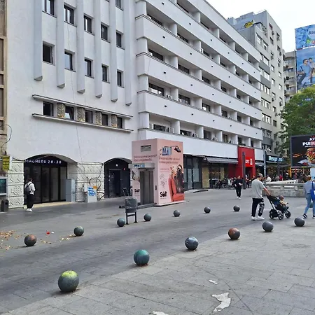 Ris Piata Romana Βουκουρέστι