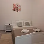 Casa de hóspedes Ris Piata Romana 3*