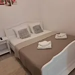 Ris Piata Romana Casa de hóspedes