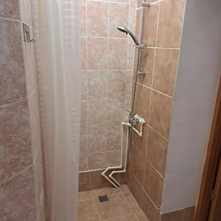 Ris Piata Romana ゲストハウス ブカレスト