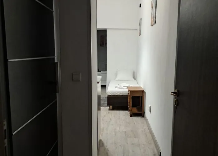 Ris Piata Romana Pensjonat Bukareszt